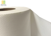 Toallas de mano disponibles del rollo de papel industrial del cuarto de baño